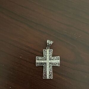Elegant Silver Cross Pendant